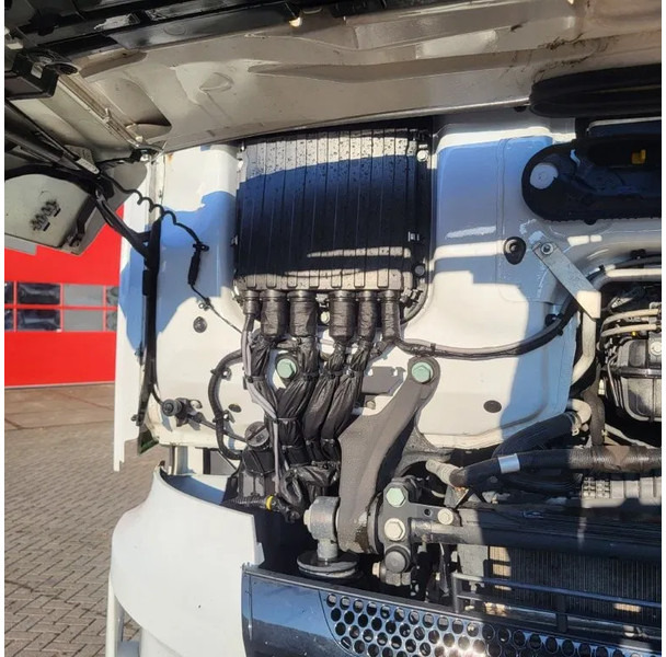 Влекач Mercedes-Benz ACTROS 1863 / ENGINE RUNNING / RETARDER / PARK-COOL /HYDRAULICS / ONLY: 268593KM / GIGA-SPACE / MIRRORCAM / AUTOMATIC / EURO-6 /: снимка 13