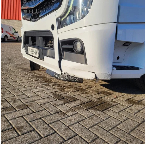 Влекач Mercedes-Benz ACTROS 1863 / ENGINE RUNNING / RETARDER / PARK-COOL /HYDRAULICS / ONLY: 268593KM / GIGA-SPACE / MIRRORCAM / AUTOMATIC / EURO-6 /: снимка 17