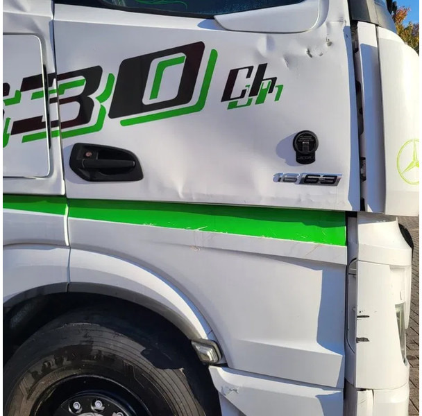 Влекач Mercedes-Benz ACTROS 1863 / ENGINE RUNNING / RETARDER / PARK-COOL /HYDRAULICS / ONLY: 268593KM / GIGA-SPACE / MIRRORCAM / AUTOMATIC / EURO-6 /: снимка 8