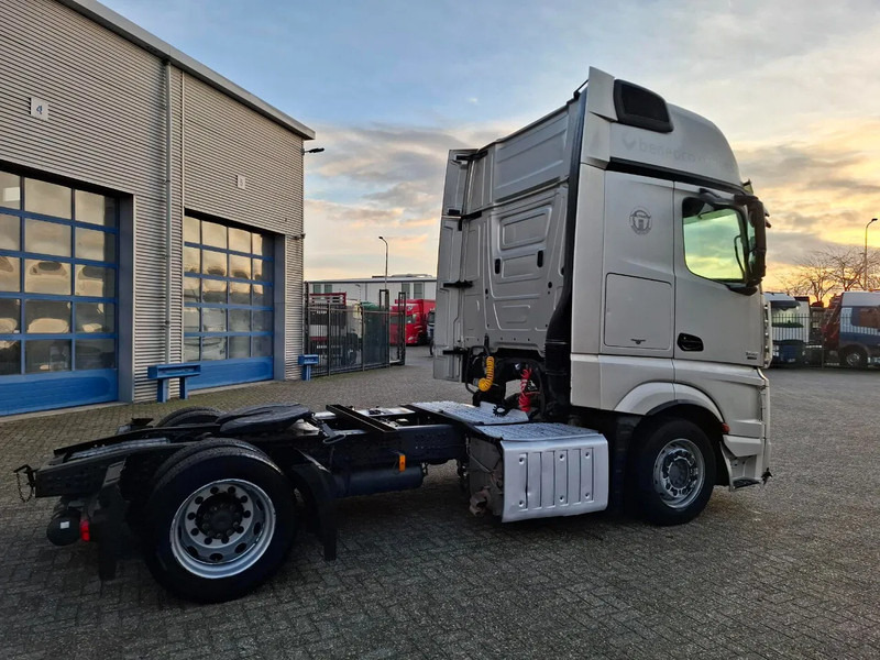 Mercedes-Benz Actros 1842 / NL TRUCK / MEGA / TUV:12-02-2026 / GIGASPACE / ONLY:526303 KM / SMART TACHO / AUTOMATIC / EURO-6 / 2012 - Влекач: снимка 5 Mercedes-Benz Actros 1842 / NL TRUCK / MEGA / TUV:12-02-2026 / GIGASPACE / ONLY:526303 KM / SMART TACHO / AUTOMATIC / EURO-6 / 2012 - Влекач: снимка 5