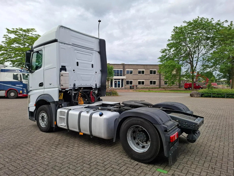 Mercedes-Benz Actros 1945 / DOUBLE TANK / ONLY:508736 KM / 2XBED / FRIDGE / AUTOMATIC / EURO-6 / 2015 - Влекач: снимка 3 Mercedes-Benz Actros 1945 / DOUBLE TANK / ONLY:508736 KM / 2XBED / FRIDGE / AUTOMATIC / EURO-6 / 2015 - Влекач: снимка 3