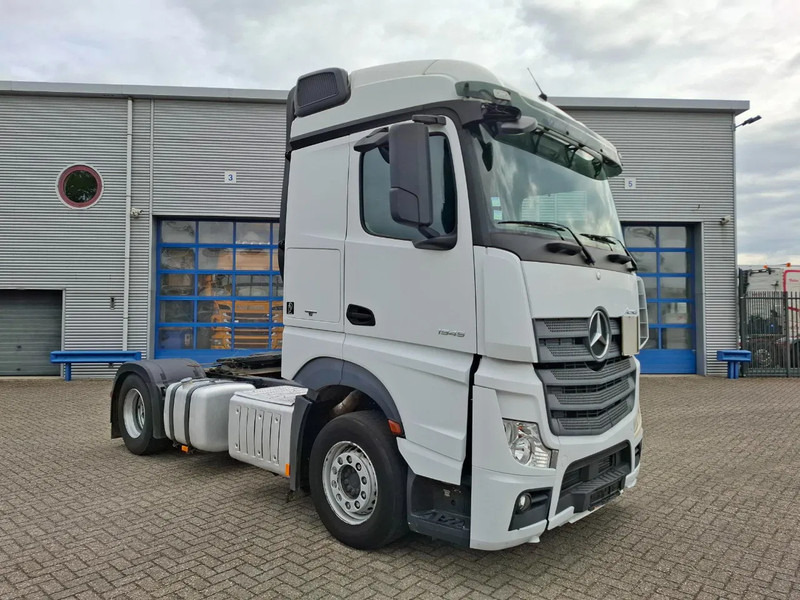 Mercedes-Benz Actros 1945 / DOUBLE TANK / ONLY:508736 KM / 2XBED / FRIDGE / AUTOMATIC / EURO-6 / 2015 - Влекач: снимка 2 Mercedes-Benz Actros 1945 / DOUBLE TANK / ONLY:508736 KM / 2XBED / FRIDGE / AUTOMATIC / EURO-6 / 2015 - Влекач: снимка 2