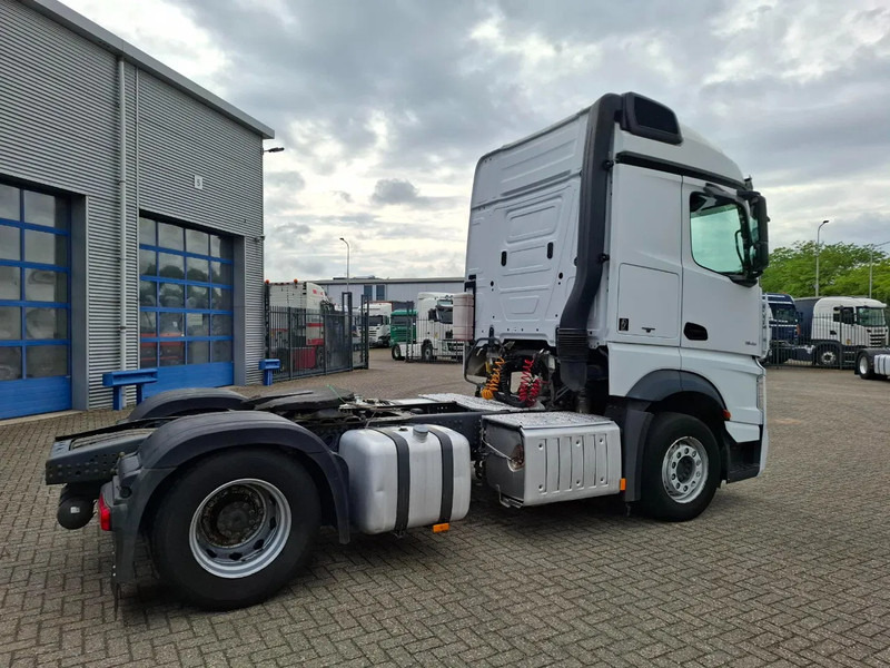 Mercedes-Benz Actros 1945 / DOUBLE TANK / ONLY:508736 KM / 2XBED / FRIDGE / AUTOMATIC / EURO-6 / 2015 - Влекач: снимка 5 Mercedes-Benz Actros 1945 / DOUBLE TANK / ONLY:508736 KM / 2XBED / FRIDGE / AUTOMATIC / EURO-6 / 2015 - Влекач: снимка 5