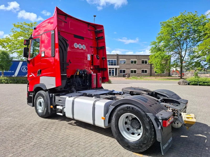 Renault T520 / RETARDER / DOUBLE TANK / TUV:19-03-2026 / PARKCOOL / ACC / LWDS / FRIDGE / AUTOMATIC / EURO-6 / 2019 - Влекач: снимка 3 Renault T520 / RETARDER / DOUBLE TANK / TUV:19-03-2026 / PARKCOOL / ACC / LWDS / FRIDGE / AUTOMATIC / EURO-6 / 2019 - Влекач: снимка 3