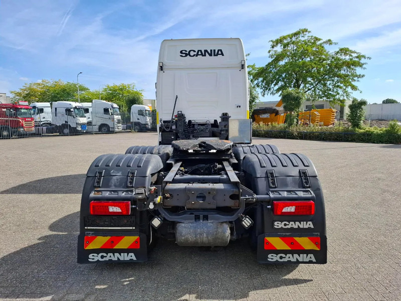 Scania NGS R650 V8 / 6X4 / RETARDER / 2X BIG AXLE / PARKCOOL / DOUBLE TANK / INLINER / FULL-AIR / ALCOA / LEATHER / NAVI / GEN2 V2 / EU - Влекач: снимка 4 Scania NGS R650 V8 / 6X4 / RETARDER / 2X BIG AXLE / PARKCOOL / DOUBLE TANK / INLINER / FULL-AIR / ALCOA / LEATHER / NAVI / GEN2 V2 / EU - Влекач: снимка 4