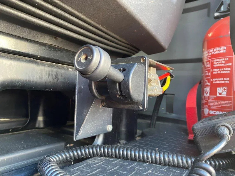 Влекач Scania R420 / HYDRAULICS / ALCOA / AIRCO / GOOD CONDITION / MANUAL / EURO-4 / 2007: снимка 13