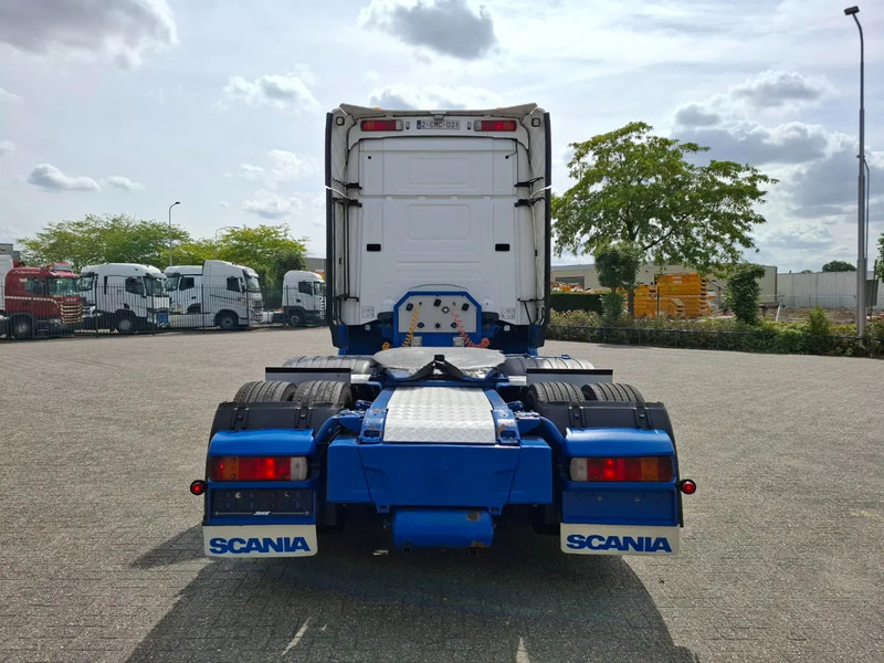 Scania R560 V8 / BOOGIE / HYDRAULICS / FULL-AIR / AUTOMATIC / EURO-5 / 2012 - Влекач: снимка 4 Scania R560 V8 / BOOGIE / HYDRAULICS / FULL-AIR / AUTOMATIC / EURO-5 / 2012 - Влекач: снимка 4