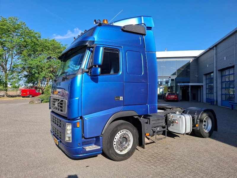 Volvo FH13-400 / HYDRAULICS / NL TRUCK / TUV:14-09-2025 / GLOBETROTTER / FRIGDE / AIRCO / AUTOMATIC / EURO-5 / 2006 - Влекач: снимка 1 Volvo FH13-400 / HYDRAULICS / NL TRUCK / TUV:14-09-2025 / GLOBETROTTER / FRIGDE / AIRCO / AUTOMATIC / EURO-5 / 2006 - Влекач: снимка 1