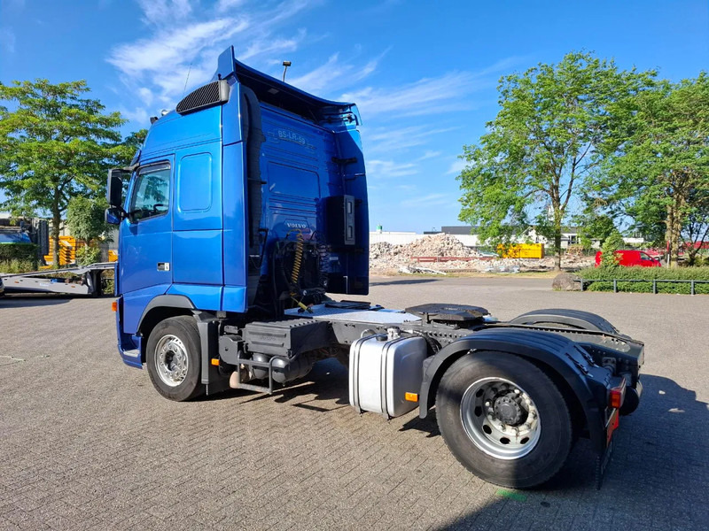 Volvo FH13-400 / HYDRAULICS / NL TRUCK / TUV:14-09-2025 / GLOBETROTTER / FRIGDE / AIRCO / AUTOMATIC / EURO-5 / 2006 - Влекач: снимка 3 Volvo FH13-400 / HYDRAULICS / NL TRUCK / TUV:14-09-2025 / GLOBETROTTER / FRIGDE / AIRCO / AUTOMATIC / EURO-5 / 2006 - Влекач: снимка 3