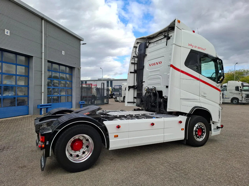Volvo FH4-460 / CLEAN NL TRUCK / VEB+ / ADR / ACC / LWDS / DAS / DOUBLE TANK / LEATHER / FRIDGE / ALCOA / EURO-6 / 2016 - Влекач: снимка 5 Volvo FH4-460 / CLEAN NL TRUCK / VEB+ / ADR / ACC / LWDS / DAS / DOUBLE TANK / LEATHER / FRIDGE / ALCOA / EURO-6 / 2016 - Влекач: снимка 5