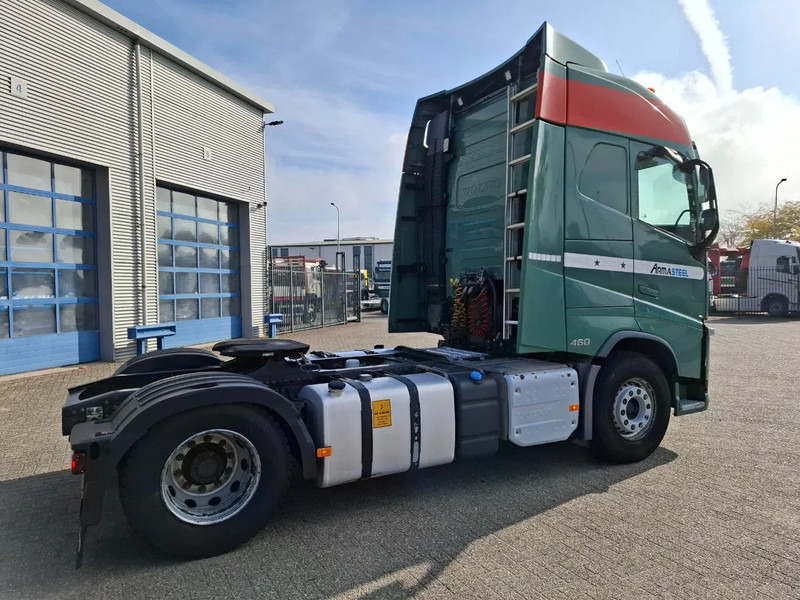 Volvo FH4-460 / VEB+ / DOUBLE TANK / FRIDGE / AIRCO / AUTOMATIC / EURO-6 / 2014 - Влекач: снимка 5 Volvo FH4-460 / VEB+ / DOUBLE TANK / FRIDGE / AIRCO / AUTOMATIC / EURO-6 / 2014 - Влекач: снимка 5