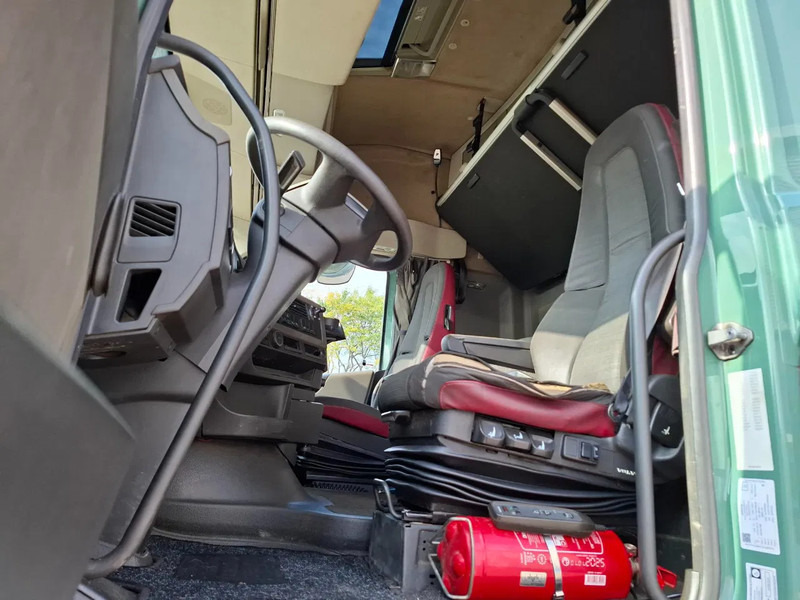 Лизинг на Volvo FH4-460 / VEB+ / DOUBLE TANK / FRIDGE / AIRCO / AUTOMATIC / EURO-6 / 2014 Volvo FH4-460 / VEB+ / DOUBLE TANK / FRIDGE / AIRCO / AUTOMATIC / EURO-6 / 2014: снимка 10
