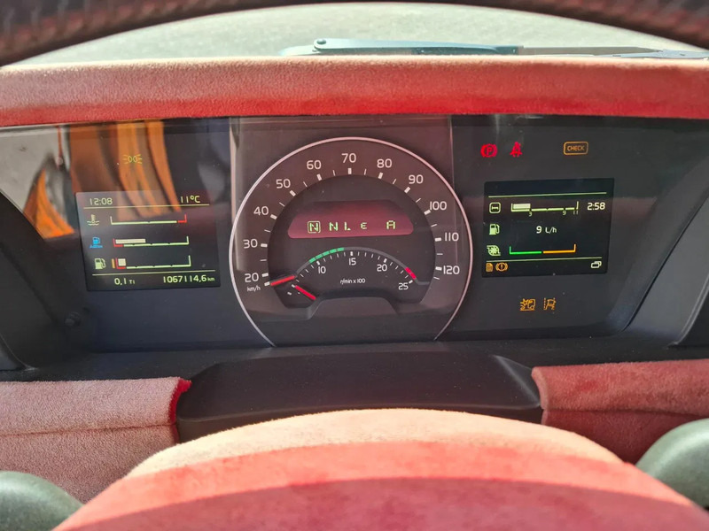 Лизинг на Volvo FH4-460 / VEB+ / DOUBLE TANK / FRIDGE / AUTOMATIC / EURO-6 / 2018 Volvo FH4-460 / VEB+ / DOUBLE TANK / FRIDGE / AUTOMATIC / EURO-6 / 2018: снимка 15