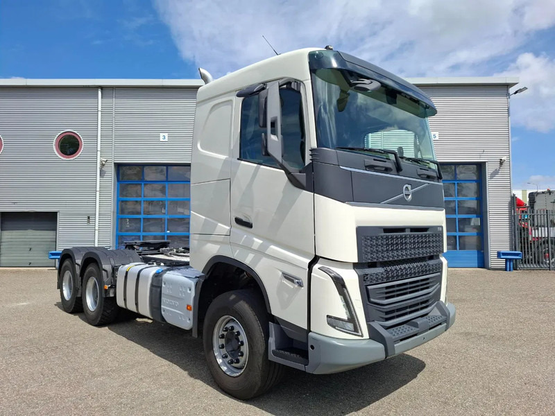 Volvo FH4-500 / 6X4 / RETARDER / HYDRAULICS / ONLY:46190 KM / 2XBIG AXLE / VEB+ / ACC / LWDS / TOP CONDITION / AUTOMATIC / EURO-6 / 20 - Влекач: снимка 2 Volvo FH4-500 / 6X4 / RETARDER / HYDRAULICS / ONLY:46190 KM / 2XBIG AXLE / VEB+ / ACC / LWDS / TOP CONDITION / AUTOMATIC / EURO-6 / 20 - Влекач: снимка 2