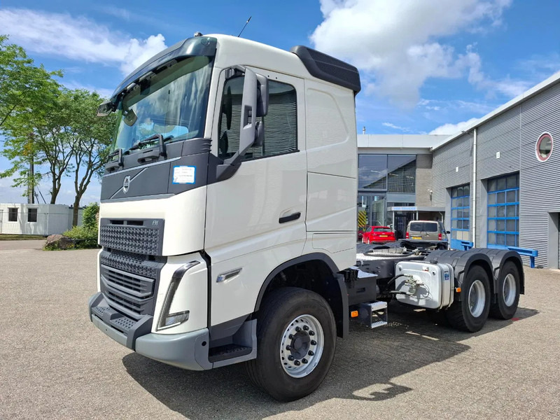 Volvo FH4-500 / 6X4 / RETARDER / HYDRAULICS / ONLY:46190 KM / 2XBIG AXLE / VEB+ / ACC / LWDS / TOP CONDITION / AUTOMATIC / EURO-6 / 20 - Влекач: снимка 1 Volvo FH4-500 / 6X4 / RETARDER / HYDRAULICS / ONLY:46190 KM / 2XBIG AXLE / VEB+ / ACC / LWDS / TOP CONDITION / AUTOMATIC / EURO-6 / 20 - Влекач: снимка 1