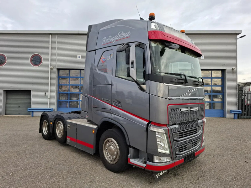 Volvo FH4-500 / I-SAVE / VEB+ / DYNAMIC STEERING / ONLY:590266 KM / NAVI / ACC / LWDS / LIFT AXLE / AUTOMATIC / EURO-6 / 2019 - Влекач: снимка 2 Volvo FH4-500 / I-SAVE / VEB+ / DYNAMIC STEERING / ONLY:590266 KM / NAVI / ACC / LWDS / LIFT AXLE / AUTOMATIC / EURO-6 / 2019 - Влекач: снимка 2