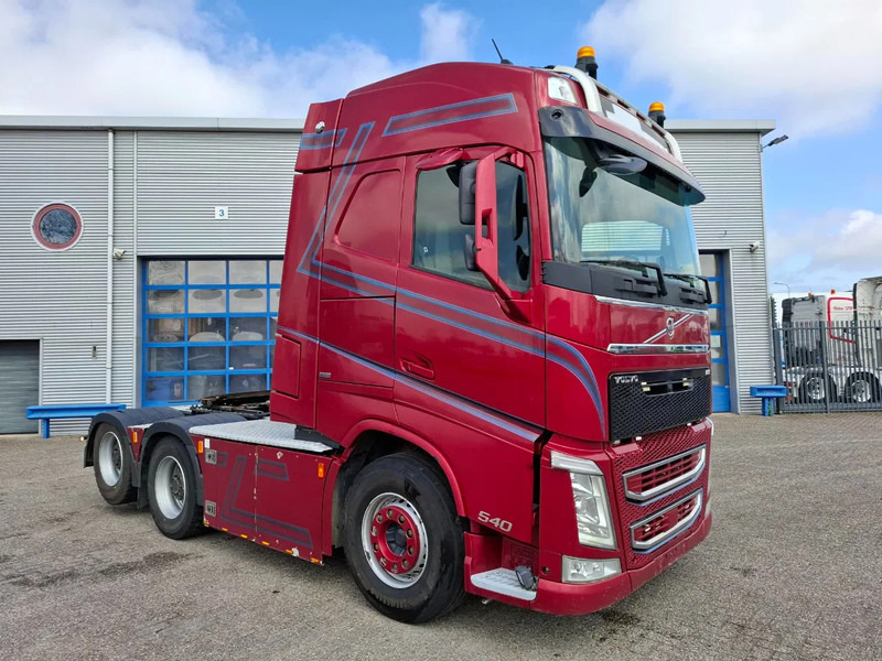 Volvo FH4-540 / 6X4 / BIG AXLE / HYDRAULICS / VEB+ / DYNAMIC STEERING / NAVI / ACC / LWDS / FULL-AIR / LEATHER / AUTOMATIC / EURO-6 / - Влекач: снимка 2 Volvo FH4-540 / 6X4 / BIG AXLE / HYDRAULICS / VEB+ / DYNAMIC STEERING / NAVI / ACC / LWDS / FULL-AIR / LEATHER / AUTOMATIC / EURO-6 / - Влекач: снимка 2