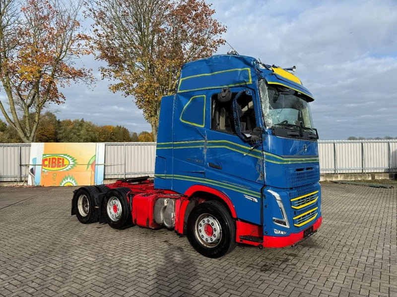 Volvo FH5-460 / ENGINE RUNING / HYDRAULICS / I-SAVE / VEB+ / ONLY:446560 KM / DOUBLE TANK / LWDS / EURO-6 / 2021 - Влекач: снимка 2 Volvo FH5-460 / ENGINE RUNING / HYDRAULICS / I-SAVE / VEB+ / ONLY:446560 KM / DOUBLE TANK / LWDS / EURO-6 / 2021 - Влекач: снимка 2