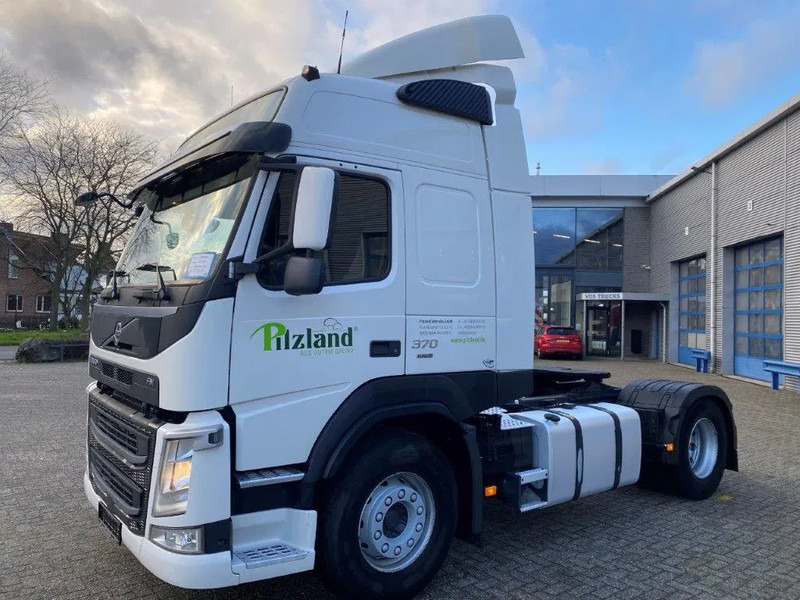 Volvo FM11-370 / GERMAN TRUCK / KB CHASSIS / VEB / ACC / LWDS / DOUBLE TANK / ONLY:763562 KM / AIRCO / AUTOMATIC / EURO-6 / 2018 - Влекач: снимка 1 Volvo FM11-370 / GERMAN TRUCK / KB CHASSIS / VEB / ACC / LWDS / DOUBLE TANK / ONLY:763562 KM / AIRCO / AUTOMATIC / EURO-6 / 2018 - Влекач: снимка 1
