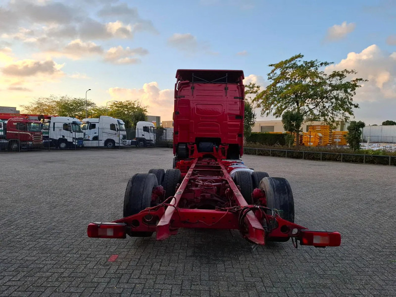 Volvo FH16-750 / BIG AXLE / VEB+ / ONLY:679711 KM / TECHNICAL 70TON / 9TON FRONT AXLE / INLINER / FULL-AIR / AUTOMATIC / EURO-6 / 2018 - Шаси кабина: снимка 4 Volvo FH16-750 / BIG AXLE / VEB+ / ONLY:679711 KM / TECHNICAL 70TON / 9TON FRONT AXLE / INLINER / FULL-AIR / AUTOMATIC / EURO-6 / 2018 - Шаси кабина: снимка 4