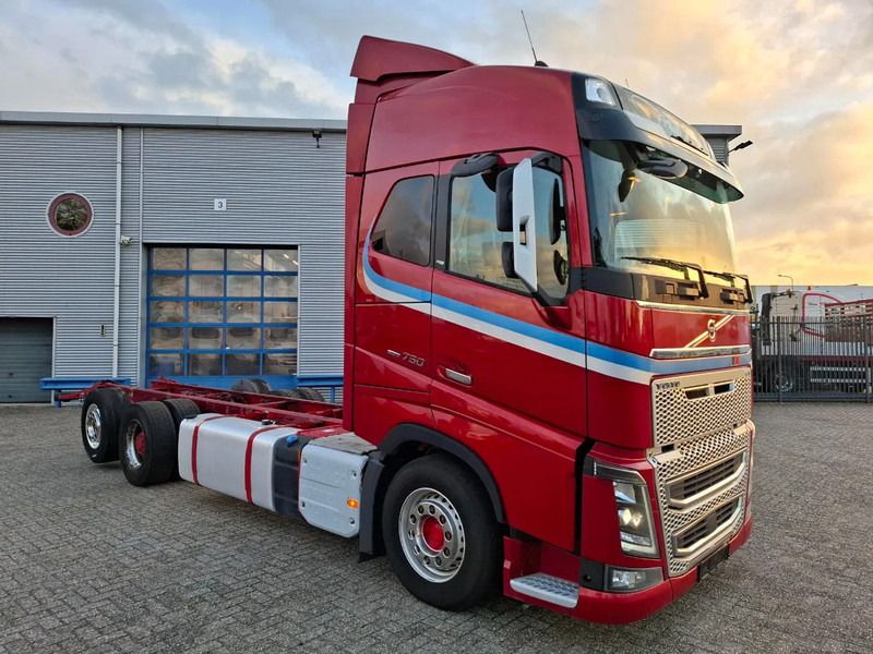 Volvo FH16-750 / BIG AXLE / VEB+ / ONLY:679711 KM / TECHNICAL 70TON / 9TON FRONT AXLE / INLINER / FULL-AIR / AUTOMATIC / EURO-6 / 2018 - Шаси кабина: снимка 2 Volvo FH16-750 / BIG AXLE / VEB+ / ONLY:679711 KM / TECHNICAL 70TON / 9TON FRONT AXLE / INLINER / FULL-AIR / AUTOMATIC / EURO-6 / 2018 - Шаси кабина: снимка 2