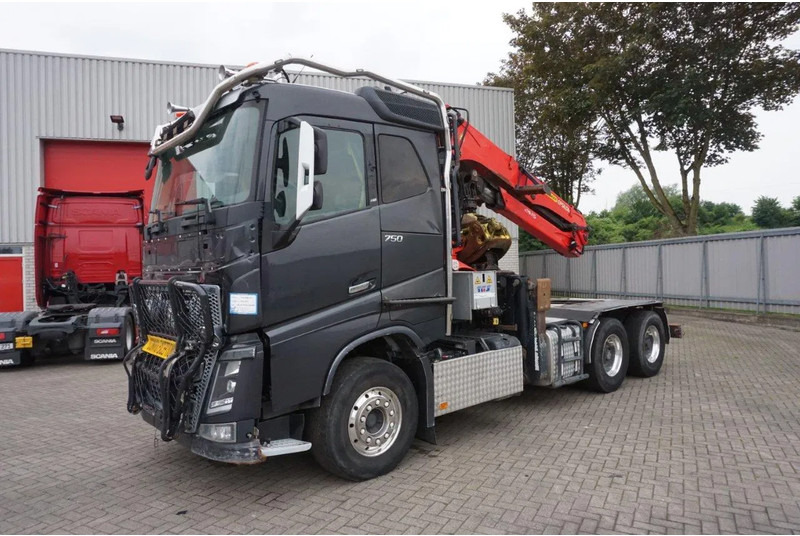 Volvo FH16-750 / ENGINE RUNNING / 6x4 / RETARDER / BIG AXLE / VEB+ / PALFINGER FD250 / EURO-6 / 2016 - Камион за дърва, Камион с кран: снимка 2 Volvo FH16-750 / ENGINE RUNNING / 6x4 / RETARDER / BIG AXLE / VEB+ / PALFINGER FD250 / EURO-6 / 2016 - Камион за дърва, Камион с кран: снимка 2