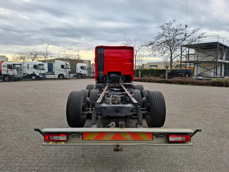 Volvo FH16-750 / VEB+ / ONLY:349761 KM / 9TON FRONT AXLE / INLINER / TECHNICAL 60TON / FULL-AIR / AUTOMATIC / EURO-6 / 2016 - Шаси кабина: снимка 4 Volvo FH16-750 / VEB+ / ONLY:349761 KM / 9TON FRONT AXLE / INLINER / TECHNICAL 60TON / FULL-AIR / AUTOMATIC / EURO-6 / 2016 - Шаси кабина: снимка 4