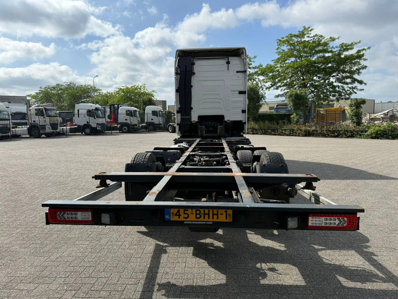Volvo FH4-420 / NL TRUCK / DOUBLE TANK / PARKCOOL / BDF / VEB? / LWDS / FRIDGE / FULL-AIR / LIFT AXLE / AUTOMATIC / EURO-6 / 2016 - Контейнеровоз/ Сменна каросерия камион: снимка 4 Volvo FH4-420 / NL TRUCK / DOUBLE TANK / PARKCOOL / BDF / VEB? / LWDS / FRIDGE / FULL-AIR / LIFT AXLE / AUTOMATIC / EURO-6 / 2016 - Контейнеровоз/ Сменна каросерия камион: снимка 4