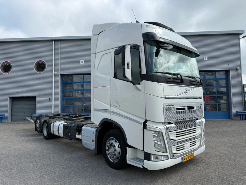 Volvo FH4-420 / NL TRUCK / DOUBLE TANK / PARKCOOL / BDF / VEB? / LWDS / FRIDGE / FULL-AIR / LIFT AXLE / AUTOMATIC / EURO-6 / 2016 - Контейнеровоз/ Сменна каросерия камион: снимка 2 Volvo FH4-420 / NL TRUCK / DOUBLE TANK / PARKCOOL / BDF / VEB? / LWDS / FRIDGE / FULL-AIR / LIFT AXLE / AUTOMATIC / EURO-6 / 2016 - Контейнеровоз/ Сменна каросерия камион: снимка 2