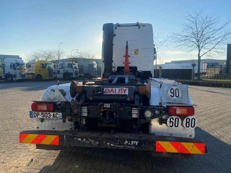 Volvo FH4-460 / VEB / I-PARKCOOL / 9000KG FRONT AXLE / DALBY HOOK 14250KG / AUTOMATIC / EURO-6 / 2015 - Мултилифт с кука камион: снимка 4 Volvo FH4-460 / VEB / I-PARKCOOL / 9000KG FRONT AXLE / DALBY HOOK 14250KG / AUTOMATIC / EURO-6 / 2015 - Мултилифт с кука камион: снимка 4