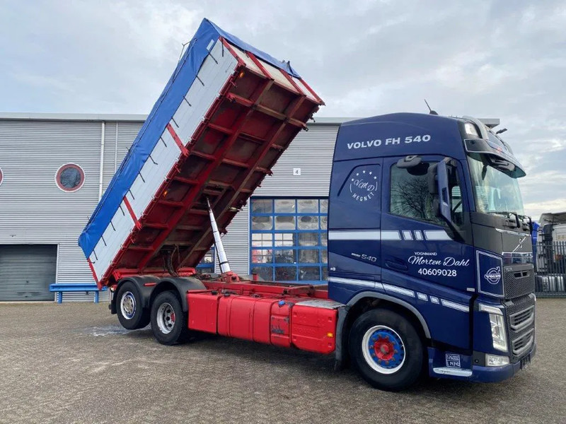 Volvo FH4-540 / VEB+ / ACC / LWDS / 3SIDE TIPPER / DYNAMIC STEERING / LEATHER / FULL-AIR / AUTOMATIC / EURO-6 / 2017 - Самосвал камион: снимка 4 Volvo FH4-540 / VEB+ / ACC / LWDS / 3SIDE TIPPER / DYNAMIC STEERING / LEATHER / FULL-AIR / AUTOMATIC / EURO-6 / 2017 - Самосвал камион: снимка 4