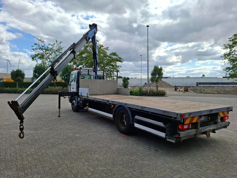 Volvo FL6-220 / HMF 910 / REMOTE / ONLY:493620 KM / AIRCO / FULL-AIR / MANUAL / EURO-3 / 2003 - Камион с кран: снимка 3 Volvo FL6-220 / HMF 910 / REMOTE / ONLY:493620 KM / AIRCO / FULL-AIR / MANUAL / EURO-3 / 2003 - Камион с кран: снимка 3