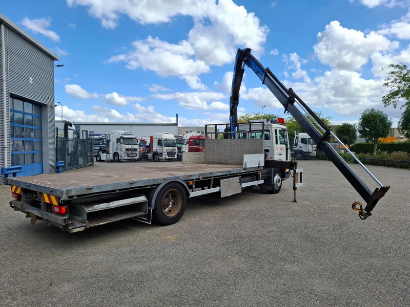 Volvo FL6-220 / HMF 910 / REMOTE / ONLY:493620 KM / AIRCO / FULL-AIR / MANUAL / EURO-3 / 2003 - Камион с кран: снимка 5 Volvo FL6-220 / HMF 910 / REMOTE / ONLY:493620 KM / AIRCO / FULL-AIR / MANUAL / EURO-3 / 2003 - Камион с кран: снимка 5