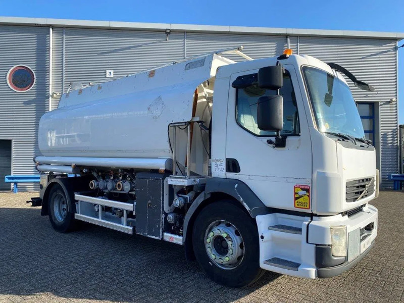 Volvo FL7-290 / 5 COMPARTIMENTS / 13000 LITER TOTAL / PUMP / AUTOMATIC / EURO-5 / 2009 - Камион цистерна: снимка 2 Volvo FL7-290 / 5 COMPARTIMENTS / 13000 LITER TOTAL / PUMP / AUTOMATIC / EURO-5 / 2009 - Камион цистерна: снимка 2