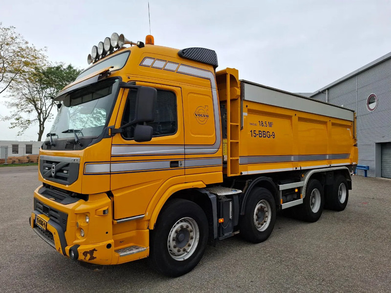 Volvo FM13-420 / 8X4 / BIG AXLE / 18.5M³ / AJK 21040 KG TIPPER / SNIP / 695133 KM / VEB / NL TRUCK / TUV:07-11-2025 / AIRCO / AUTOMATI - Самосвал камион: снимка 2 Volvo FM13-420 / 8X4 / BIG AXLE / 18.5M³ / AJK 21040 KG TIPPER / SNIP / 695133 KM / VEB / NL TRUCK / TUV:07-11-2025 / AIRCO / AUTOMATI - Самосвал камион: снимка 2