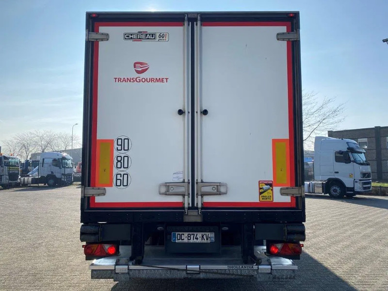 Volvo FM4-420 / COMPLETE COOL+FREEZE COMBI / CHEREAU / THROUGH-LOADING SYSTEM / 2XPLATFORM DHOLLANDIA / FREEZING LOCK / AUTOMATIC / EU - Рефрижератор камион: снимка 4 Volvo FM4-420 / COMPLETE COOL+FREEZE COMBI / CHEREAU / THROUGH-LOADING SYSTEM / 2XPLATFORM DHOLLANDIA / FREEZING LOCK / AUTOMATIC / EU - Рефрижератор камион: снимка 4