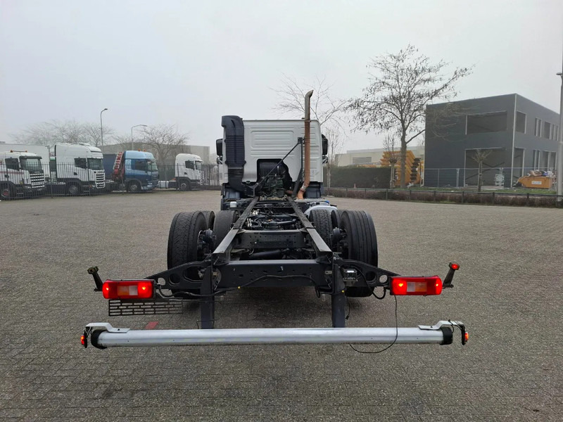 Volvo FM4-420 / VEB+ / LWDS / LIFT+LENKACHSE / ONLY:336223 KM / INLINER / AUTOMATIC / EURO-6 / 2018 - Шаси кабина: снимка 4 Volvo FM4-420 / VEB+ / LWDS / LIFT+LENKACHSE / ONLY:336223 KM / INLINER / AUTOMATIC / EURO-6 / 2018 - Шаси кабина: снимка 4