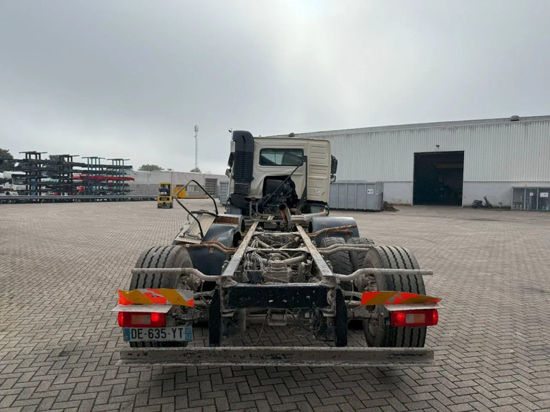 Volvo FMX 450 / ENGINE RUNNING / 8X4 / VEB / ONLY:260642 KM / PTO / LIFT+LENKACHSE / ALCOA / AUTOMATIC / EURO-6 / 2014 - Шаси кабина: снимка 4 Volvo FMX 450 / ENGINE RUNNING / 8X4 / VEB / ONLY:260642 KM / PTO / LIFT+LENKACHSE / ALCOA / AUTOMATIC / EURO-6 / 2014 - Шаси кабина: снимка 4