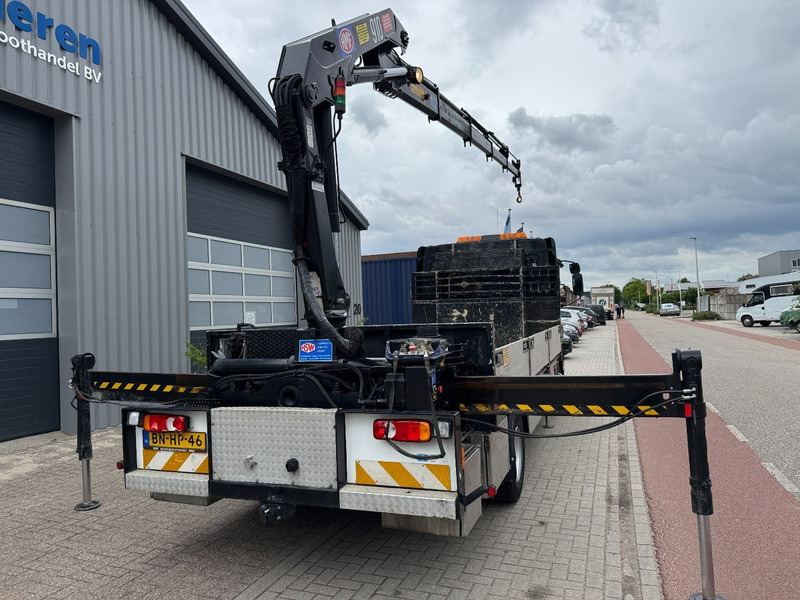 DAF LF45-220 HMF 910 K4 + 1 / Remote Control - Камион с кран: снимка 4 DAF LF45-220 HMF 910 K4 + 1 / Remote Control - Камион с кран: снимка 4