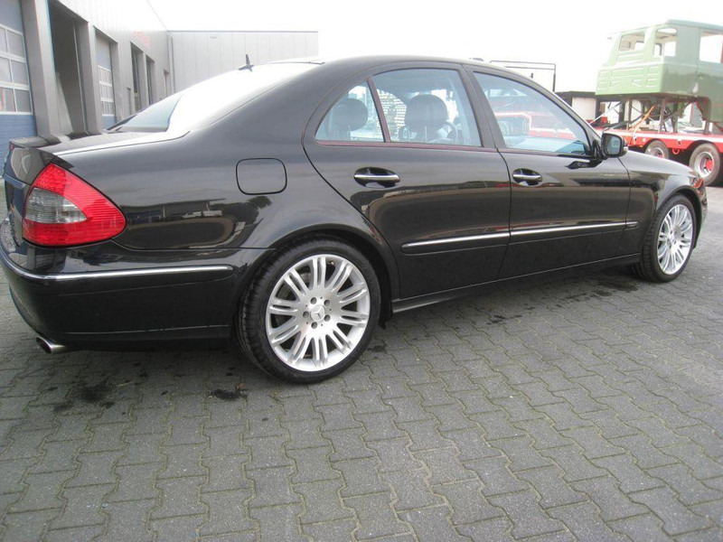 Mercedes-Benz E-Klasse 280 CDI, Sport - Седан: снимка 2 Mercedes-Benz E-Klasse 280 CDI, Sport - Седан: снимка 2