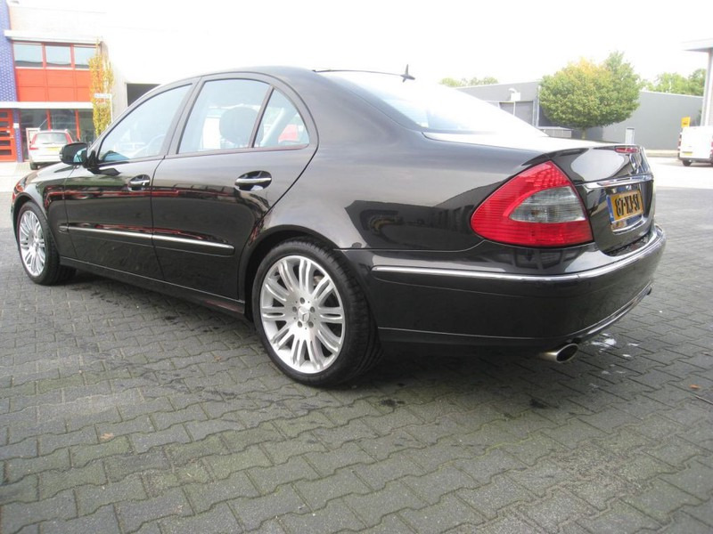 Mercedes-Benz E-Klasse 280 CDI, Sport - Седан: снимка 4 Mercedes-Benz E-Klasse 280 CDI, Sport - Седан: снимка 4