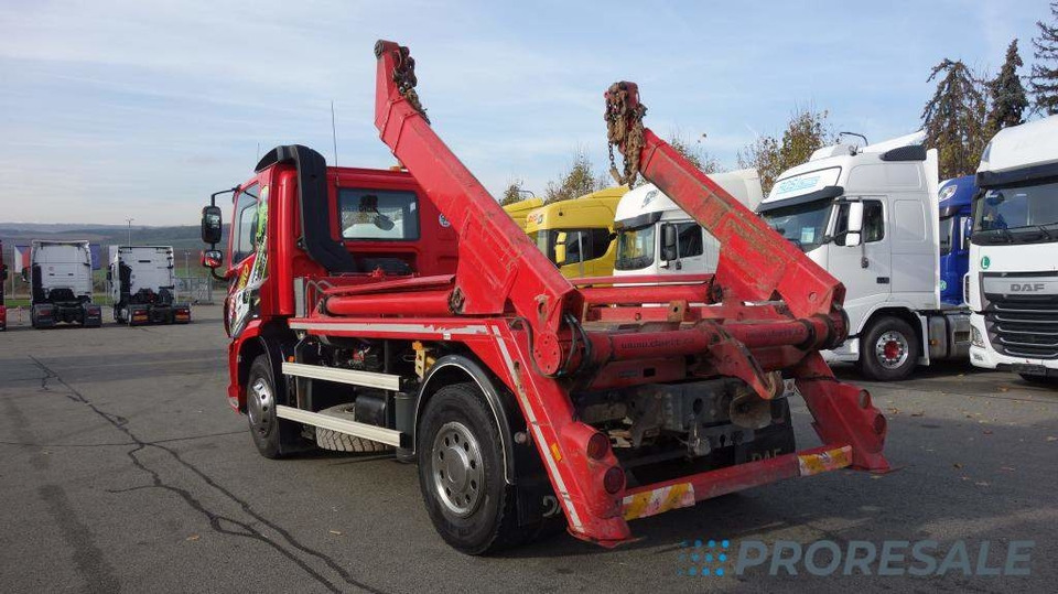 DAF CF 370 FA Day Cab EURO 6 řetězový nosič kontejnerů AK12 - Мултилифт за контейнери камион: снимка 3 DAF CF 370 FA Day Cab EURO 6 řetězový nosič kontejnerů AK12 - Мултилифт за контейнери камион: снимка 3