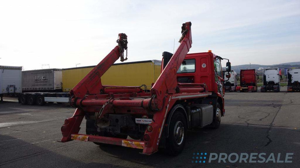 DAF CF 370 FA Day Cab EURO 6 řetězový nosič kontejnerů AK12 - Мултилифт за контейнери камион: снимка 5 DAF CF 370 FA Day Cab EURO 6 řetězový nosič kontejnerů AK12 - Мултилифт за контейнери камион: снимка 5