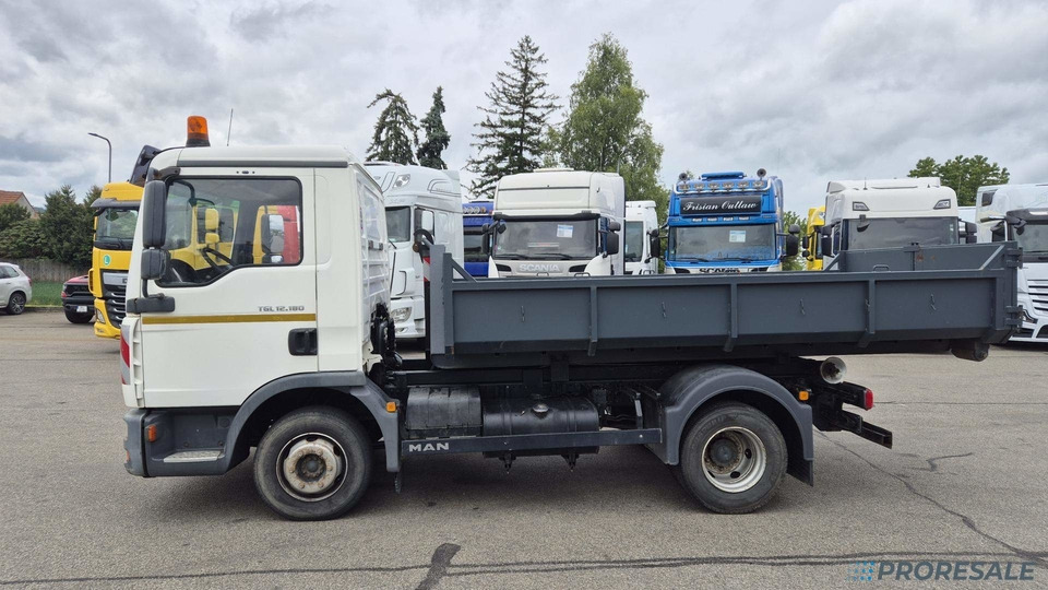 MAN TGL 12.180 4x2 BB EURO 3 - Hákový nosič kontejnerů - Мултилифт с кука камион: снимка 3 MAN TGL 12.180 4x2 BB EURO 3 - Hákový nosič kontejnerů - Мултилифт с кука камион: снимка 3