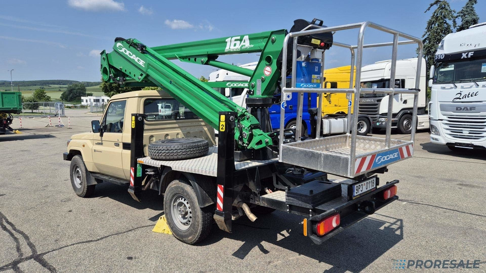 TOYOTA LAND CRUISER 79 montážní plošina - Автовишка: снимка 3 TOYOTA LAND CRUISER 79 montážní plošina - Автовишка: снимка 3