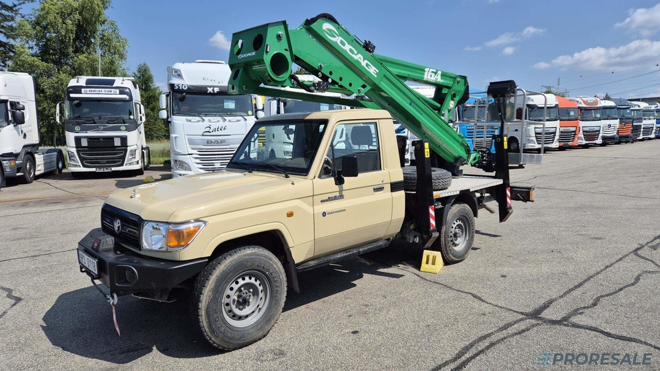 TOYOTA LAND CRUISER 79 montážní plošina - Автовишка: снимка 2 TOYOTA LAND CRUISER 79 montážní plošina - Автовишка: снимка 2
