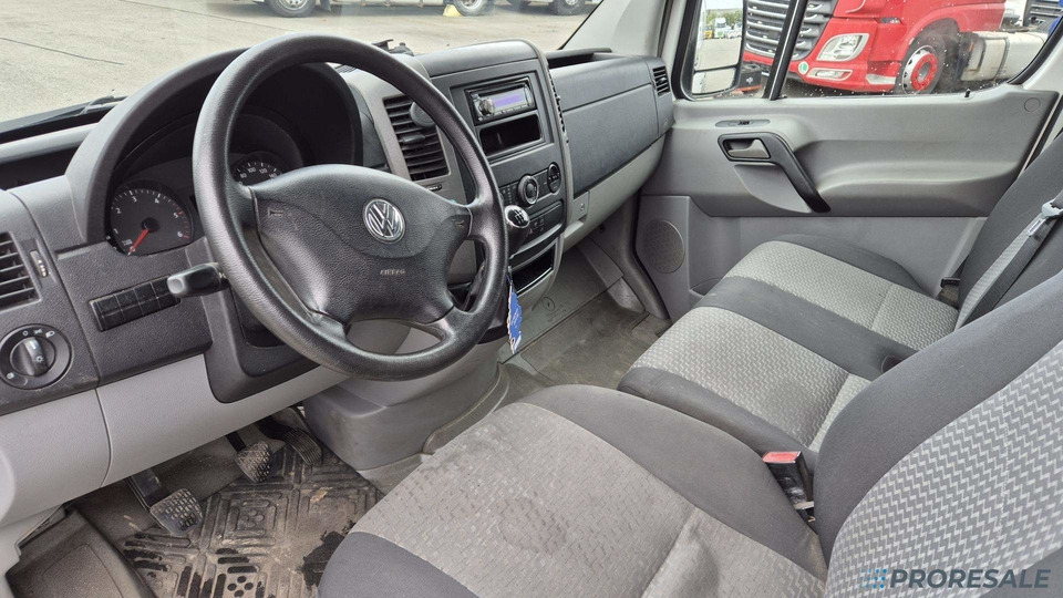 VOLKSWAGEN CRAFTER 2,0 TDi 100 kW skříňový - Лекотоварен автомобил фургон: снимка 5 VOLKSWAGEN CRAFTER 2,0 TDi 100 kW skříňový - Лекотоварен автомобил фургон: снимка 5