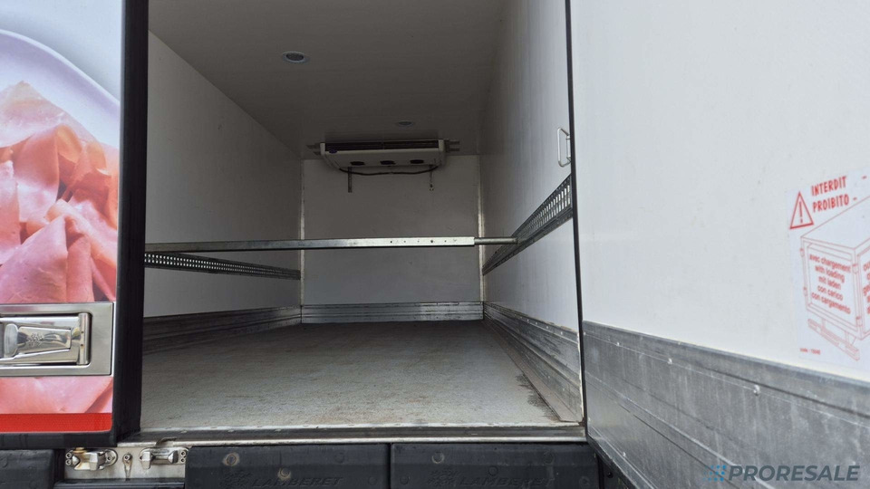 VOLVO FL 250 BB EURO 6 - mrazírna + CARRIER XARIOS 600 EL MAXI - Рефрижератор камион: снимка 5 VOLVO FL 250 BB EURO 6 - mrazírna + CARRIER XARIOS 600 EL MAXI - Рефрижератор камион: снимка 5