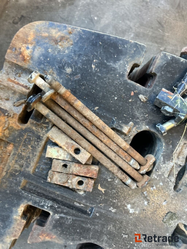 10 stk Front vekter til traktor - Противовес: снимка 4 10 stk Front vekter til traktor - Противовес: снимка 4