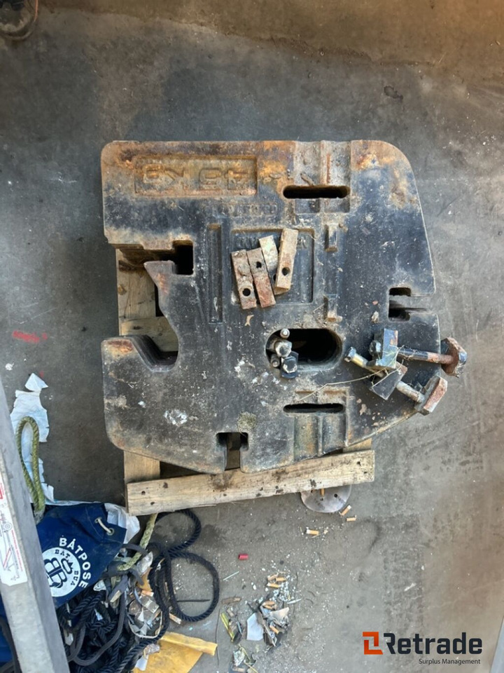 10 stk Front vekter til traktor - Противовес: снимка 1 10 stk Front vekter til traktor - Противовес: снимка 1